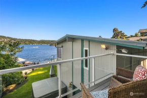 LakeFront- Private studio on Lake Sammamish